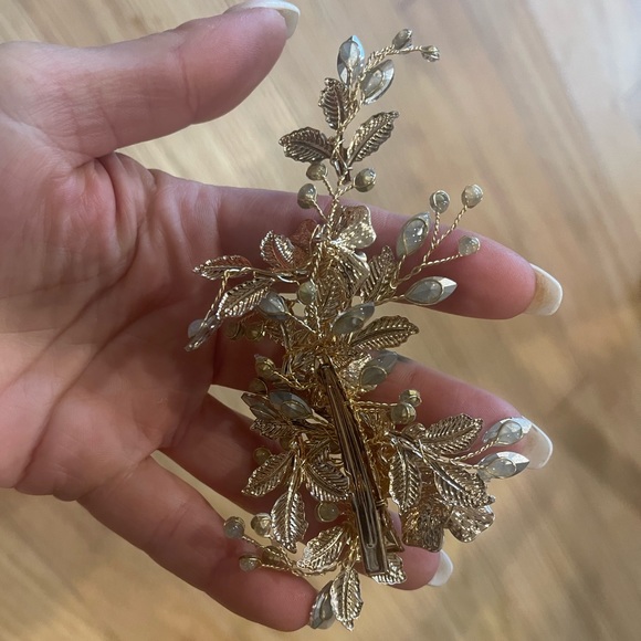 Light Gold Bridal Hair Pc. …Never Worn ✨See All Pics + Video - Picture 3 of 4